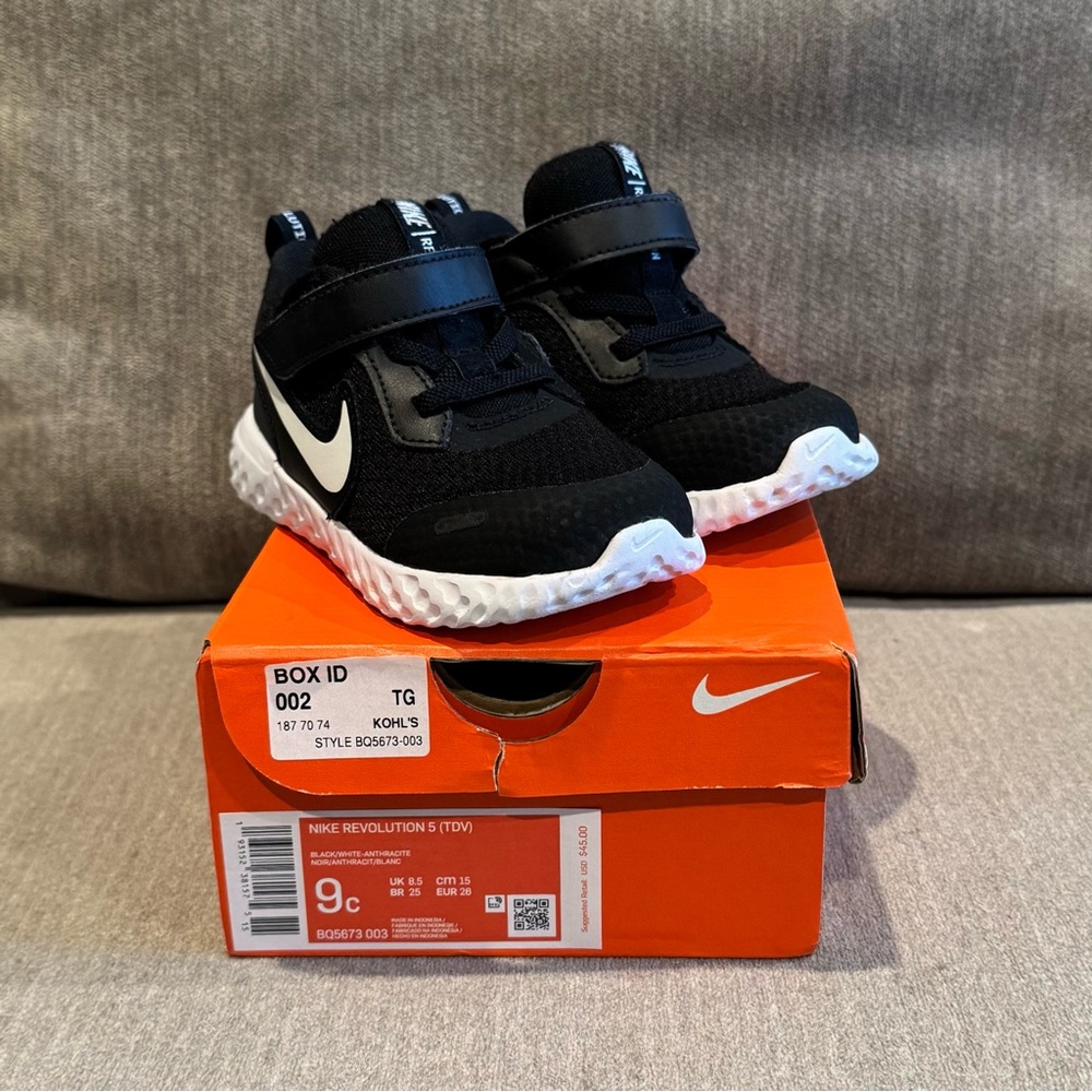 Nike Revolution 5 Toddler Sneaker Size 9c